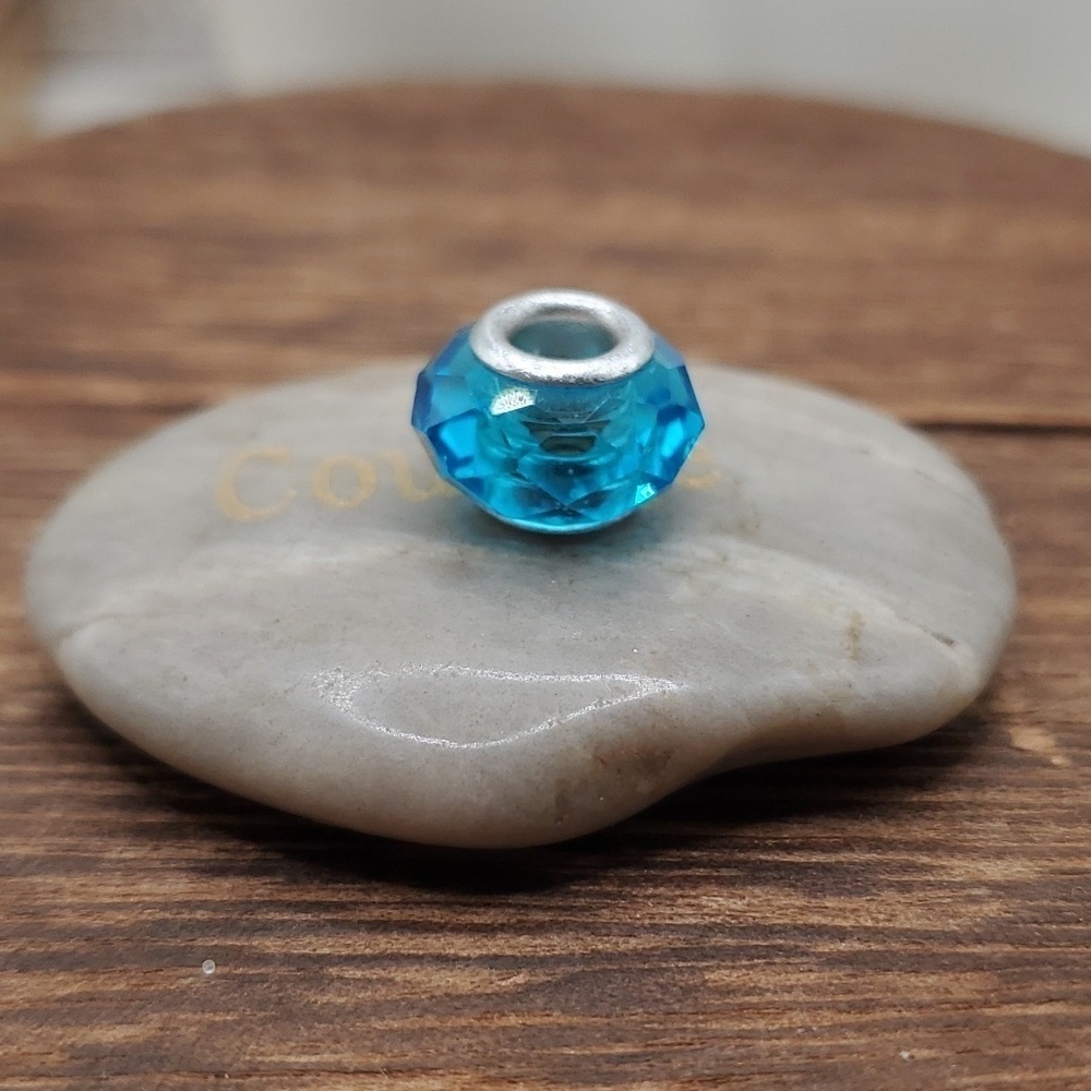 Cerulean crystal sky charm